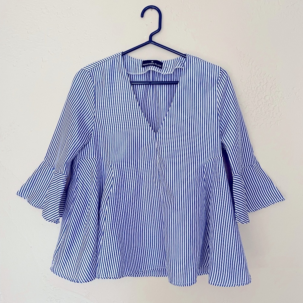 Tuckernuck Pomander Place blue and white striped top, size S, like new!